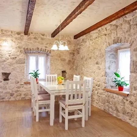 Steinhaus Ane Villa Tučepi